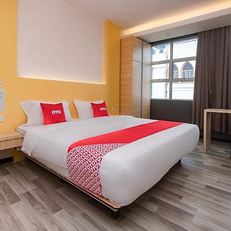 Oyo 90105 Towermas Hotel Сібу Екстер'єр фото