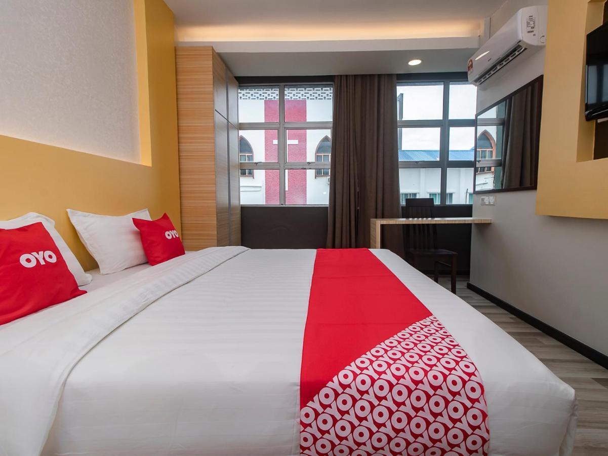 Oyo 90105 Towermas Hotel Сібу Екстер'єр фото