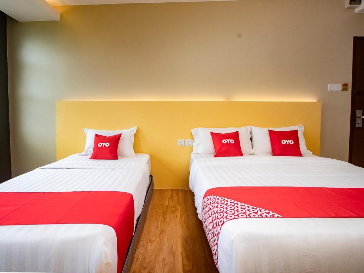 Oyo 90105 Towermas Hotel Сібу Екстер'єр фото