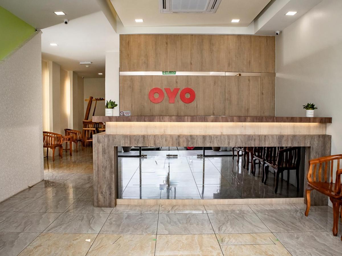Oyo 90105 Towermas Hotel Сібу Екстер'єр фото