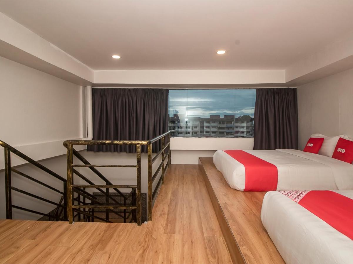 Oyo 90105 Towermas Hotel Сібу Екстер'єр фото